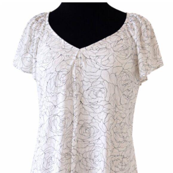 Roz & Ali Tops - Roz & Ali White Floral Blouse | Size L